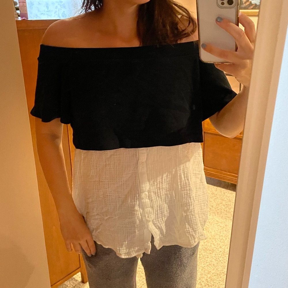 Anthropologie off the shoulder top Size Small